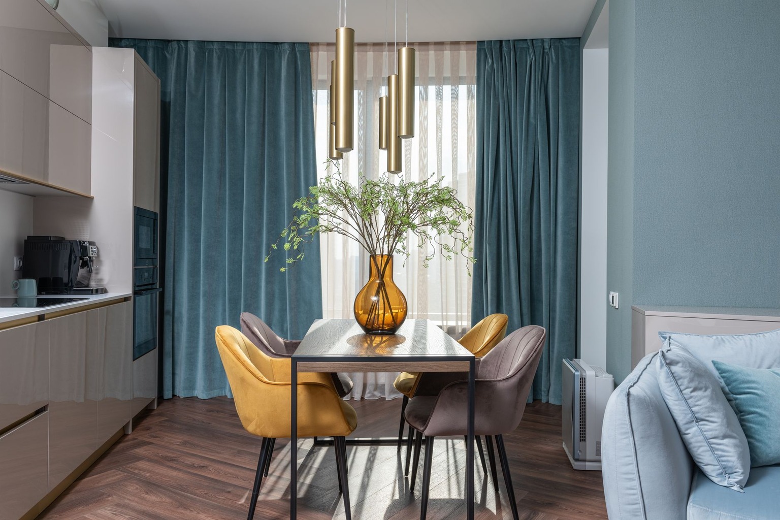 Draperii ca accent decorativ — Erori comune care distrug impactul decorativ al drapierilor Draperii ca accent decorativ — Erori comune care distrug impactul decorativ al drapierilor